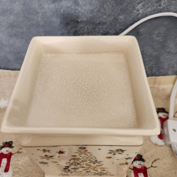 Square Tabletop Plug-in Candle Warmer Christmas Tree Stars Gold Silver Metallic - Picture 2 of 6